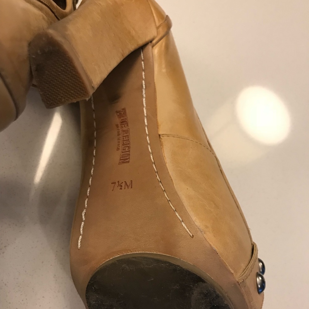 Shoes/Heels - Picture 4 of 4